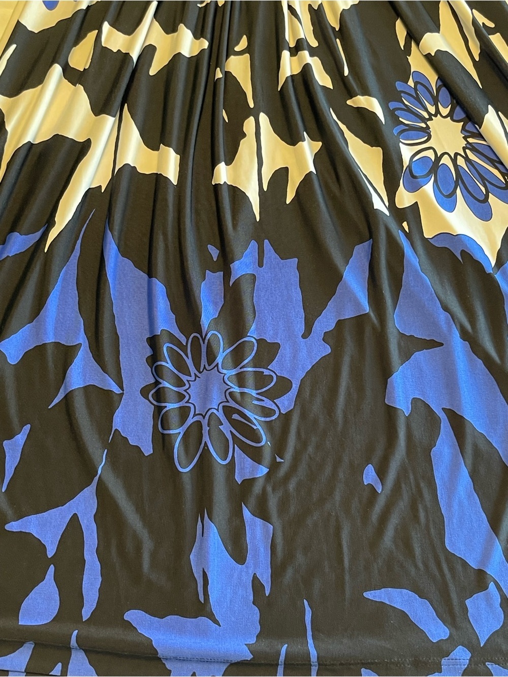 Capsleeve Empire Waist Maternity Dress w/ Bold Black,Blue & Cream Floral Print - Picture 6 of 8